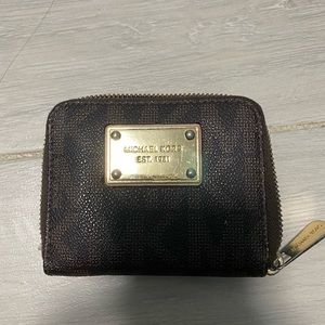 Michael kors zipper square wallet